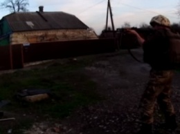 Невероятные кадры противостояния бойцов АТО террористам под Марьинкой (ВИДЕО)