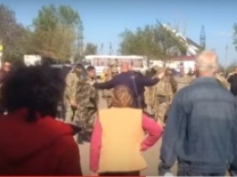 Жители села на Одесчине прогнали бойцов из "Азова", приехавших в день рождения Ленина сносить памятник пролетарского вождя