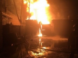 Масштабный пожар в Дергачах. Видео спасателей