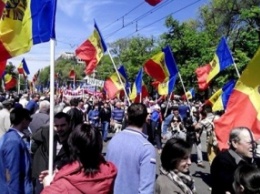 В Кишиневе тысячи людей протестуют против правительства