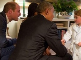 Принц Джордж в пижаме поблагодарил Барака Обаму за подарок
