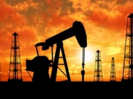 Нефть начала неделю с падения