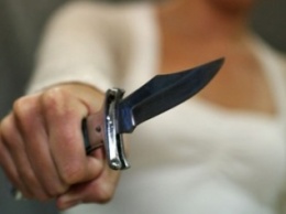 Краматорчанка с ножом напала на почтальона