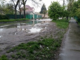 На одесской "Слободке" дети плывут по лужам в садик (ФОТО, ВИДЕО)