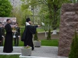 В Днепропетровске открыли памятник пожарным-ликвидаторам Чернобыля