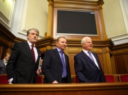 Государство оплачивает экс-президенту Ющенко два автомобиля, трех водителей и прислугу
