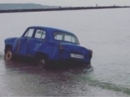 На одесской Крыжановке в море выловили автомобиль (ФОТО)