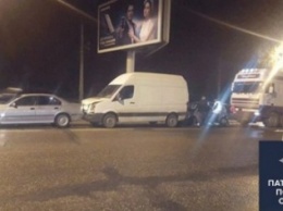В Одесе пьяный водитель фуры разбил три машины (ФОТО)