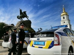 В Киеве полицейского ранили в голову