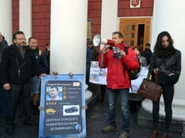 "Нищим" одесским депутатам Кисловскому, Пеструеву и Палпатину сбросились на пропитание