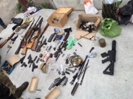 СБУ ликвидировала межрегиональную группировку торговцев оружием (фото)