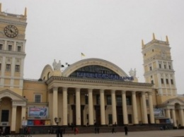 На Южном вокзале грабители напали на харьковчанку с ножом