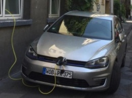Правительство ФРГ намерено выплачивать премии покупателям электромобилей