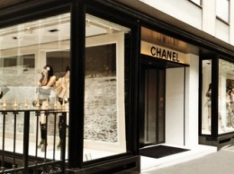 В Париже неизвестные ограбили магазин Chanel