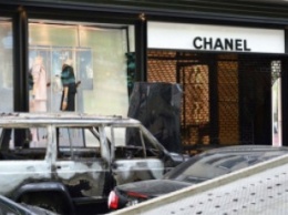 Модное ограбление: в Париже из бутика Chanel вынесли сумки на 360 тысяч евро