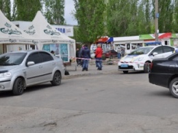 В Николаеве патрульный едва не застрелил местного жителя на почве ревности