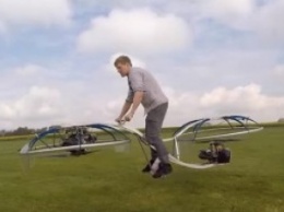 Британец сконструировал летающий байк (видео)