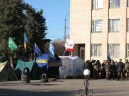 Громада попросила митингующих в Старобельске на время майских праздников переехать