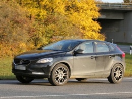 Volvo начала тесты конкурента BMW X1