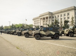 Более 1000 силовиков с военной техникой взяли под контроль Куликово поле в Одессе для противодействия террористическим провокациям