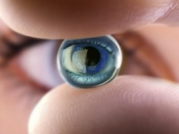 Google получила патент на установку электронной линзы уколом в глаз