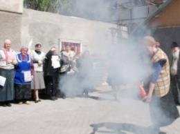Николаевские спасатели подготовили служителей церкви к Пасхальным праздникам