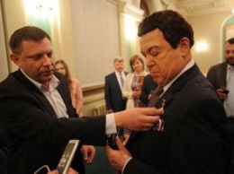 Супруга заставила Кобзона снять медаль Героя ДНР