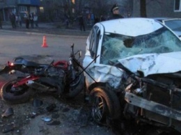В результате аварии в Петербурге из окна машины вылетела женщина