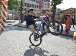 «Tour d`Odessa»: в центре города прошел изящный велопарад в честь Дюка де Ришелье
