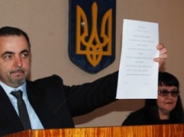 Мэр Каховки наложил вето на решение депутатов выделить 50 тыс. грн на лечение жены своего зама