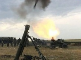 В ночь на Пасху боевики обстреляли два поселка в Донецкой области