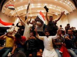 Участники протестов оставили здание парламента в Багдаде