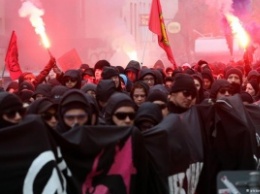 Левые экстремисты в преддверии 1 мая учинили беспорядки в Гамбурге