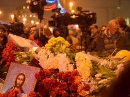 Мемориал Немцову разобрали второй раз за сутки
