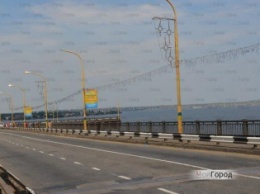 Депутаты Николаевского горсовета игнорируют просьбы отремонтировать ограждение Варвароского моста