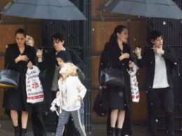 Анджелина Джоли с детьми была замечена в Лондоне