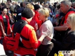 Годовщина трагедии 2 мая в Одессе: гранаты, цветы и обмороки