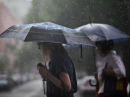 Украину зальет грозовыми дождями: синоптики рассказали, какую ждать погоду