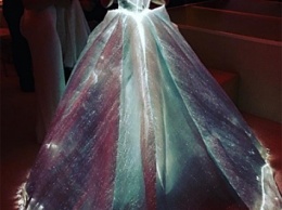Бал Института костюма-2016: Клэр Дэйнс в "платье будущего"
