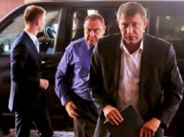 Сурков на веревочке приводил на прием к Путину Захарченко и Плотницкого в конце 2014 года - Стрелков