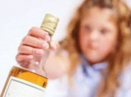В Запорожской области водкой-"катанкой" отравилась 11-летняя девочка