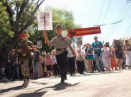День Победы Симферополь отпразднует шествием «Бессмертного полка», выставкой военной техники и акцией «Военная служба по контракту» (ФОТО)