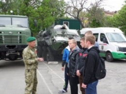 Херсонские студенты побывали в гостях у пограничников