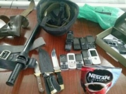 Полиция изымала у мариупольцев оружие и наркотики (ФОТО)