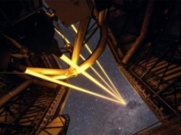 Четыре лазерных луча позволят телескопу делать снимки четче