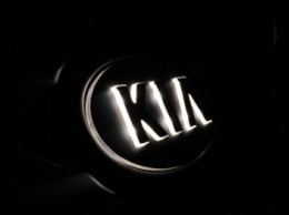 В Сети появились первые снимки нового серийного спорткара от Kia