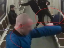 В московском метро скинхеды с ножом и электрошокером напали на киргизов (фото)