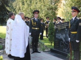 Полторак открыл в Ровенской области памятник "героям АТО"