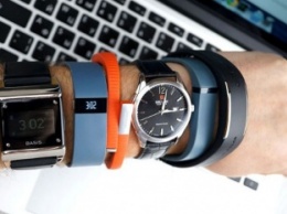 Фитнес-браслеты опередили все другие носимые устройства, включая Apple Watch