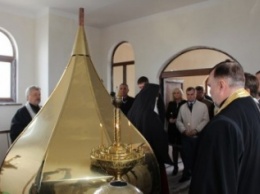 Для часовни у Мемориала погибшим в АТО освятили купол и крест
